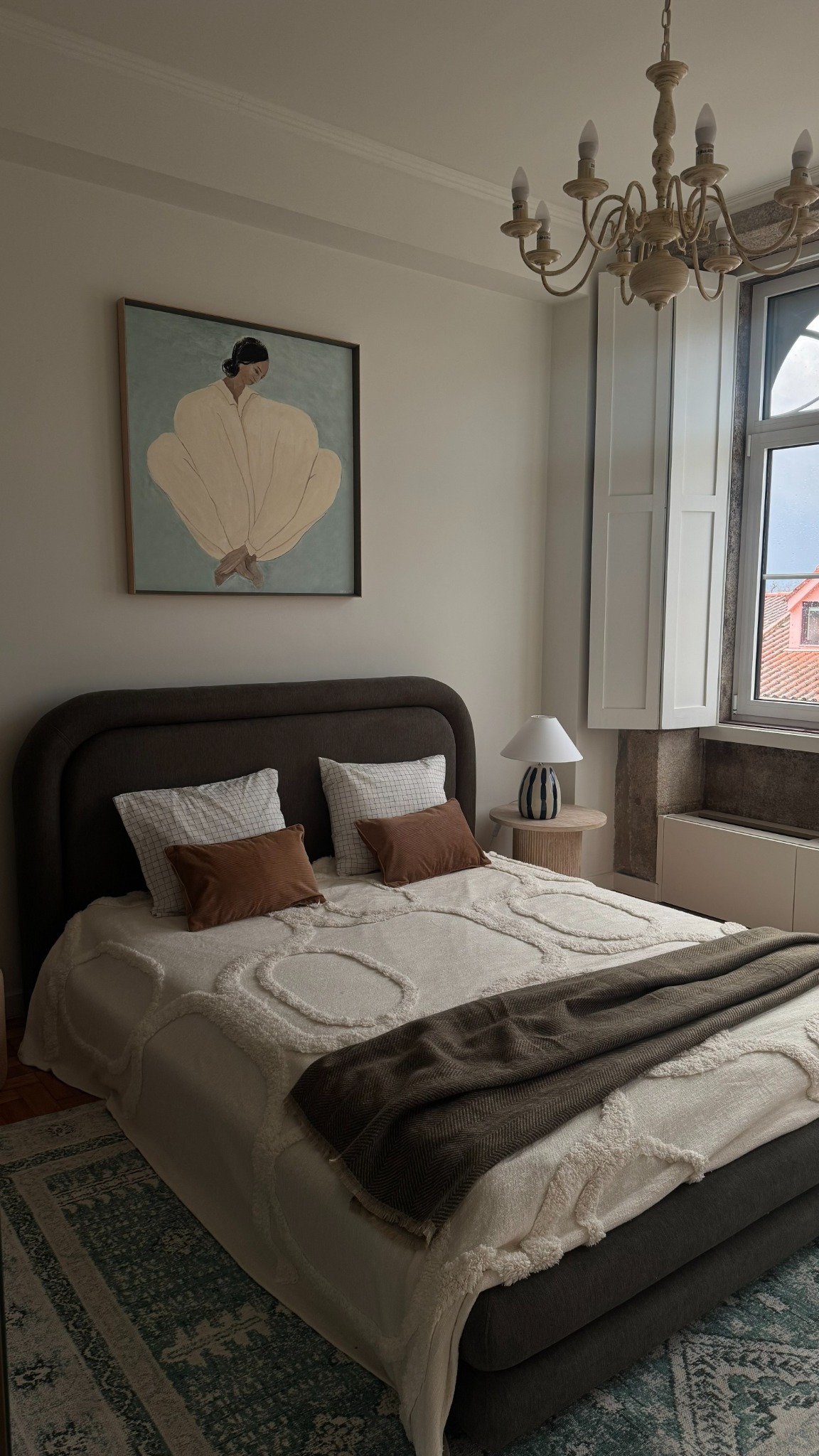 Bedroom with artwork — Braga Airbnb Heritage